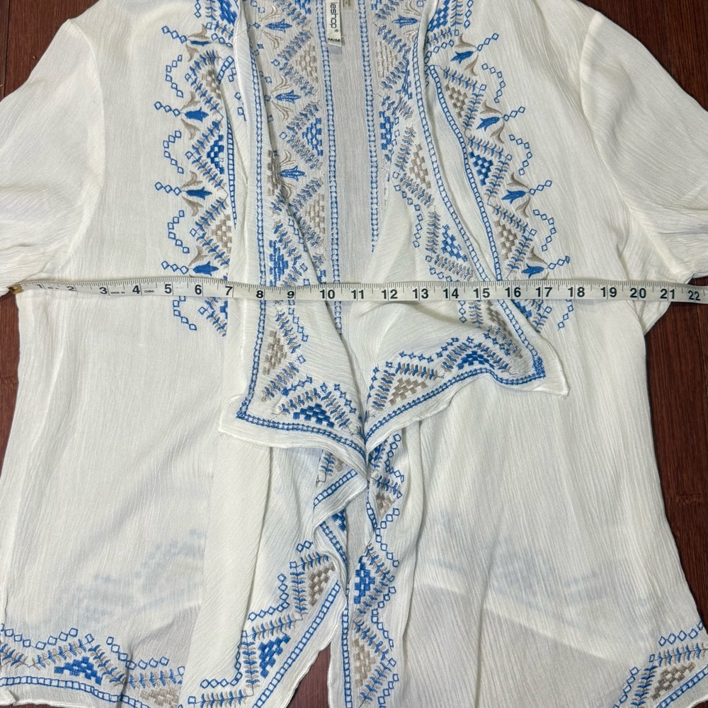 Embroidered‎ Open Front White Cardigan - Picture 7 of 8